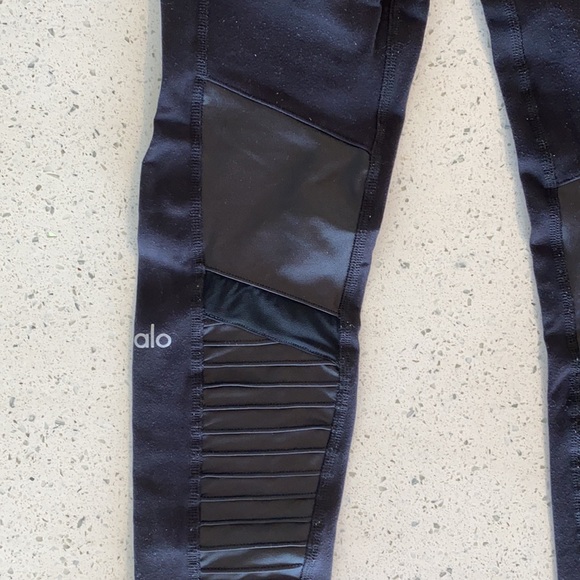 Alo Moto Leggings - Picture 3 of 3